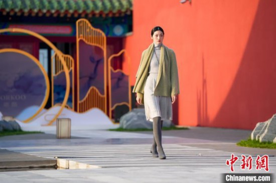 BOB体育app下载藏式针织系列表态北京古装周 国际性化安排归纳古板衣饰之美(图1)
