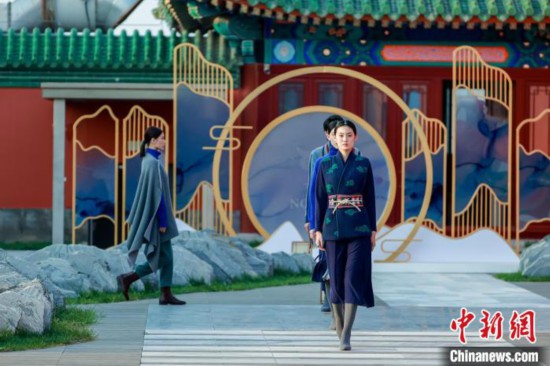 BOB体育app下载藏式针织系列表态北京古装周 国际性化安排归纳古板衣饰之美(图2)